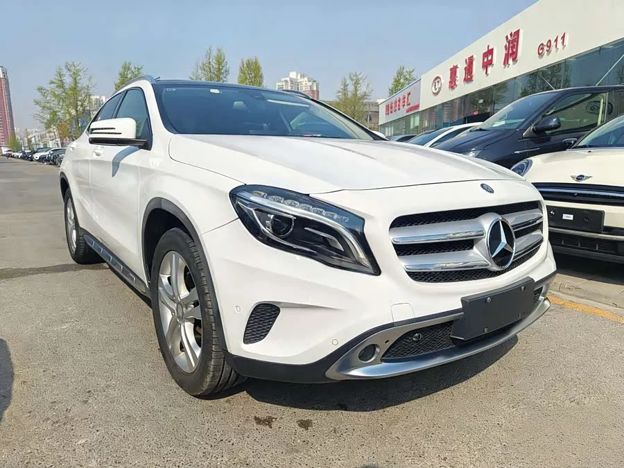Mercedes Benz GLA
