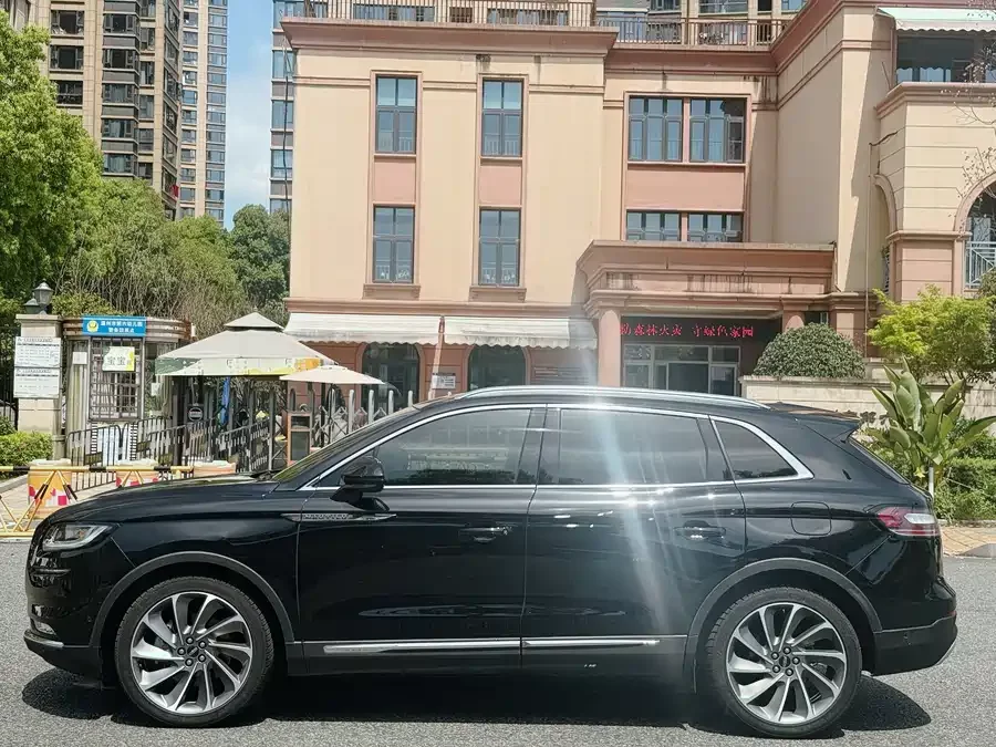 Lincoln Navigator