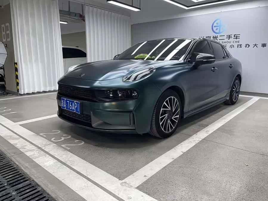 Lynk & Co 03
