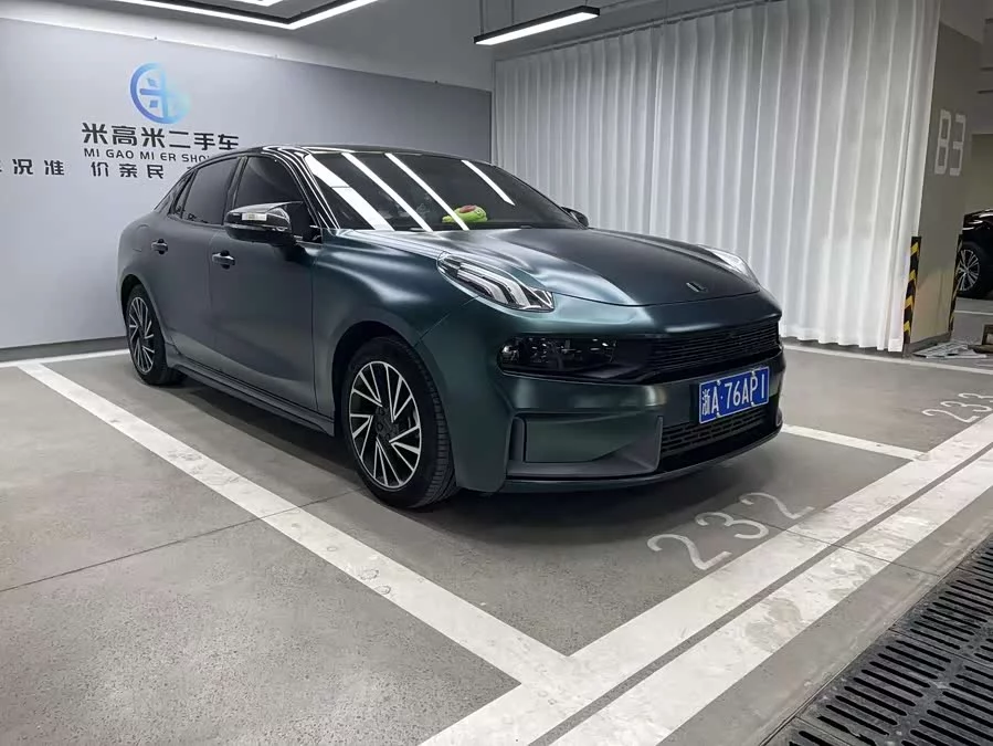 Lynk & Co 03