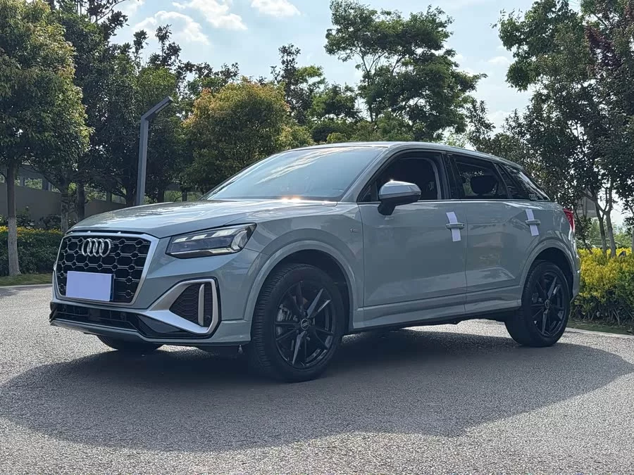 Audi Q2L