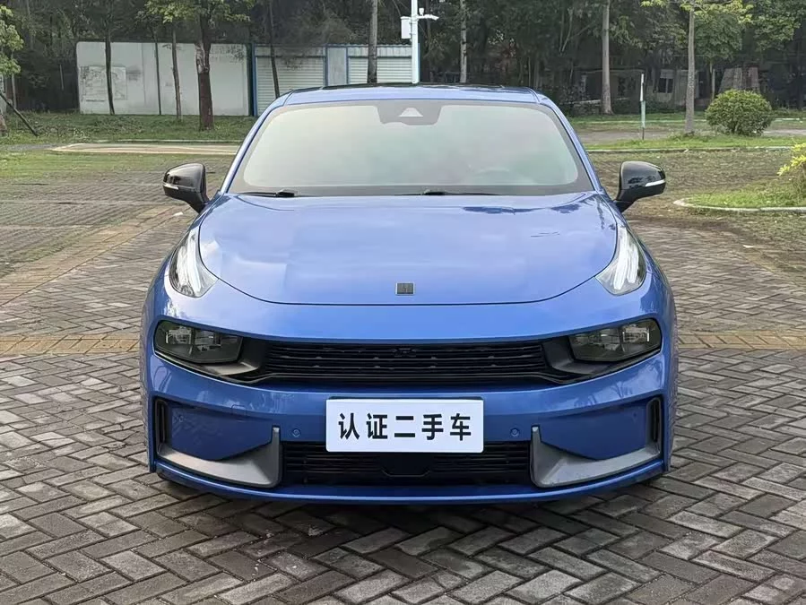 Lynk & Co 03