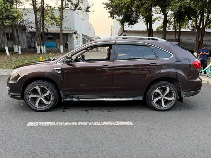 BYD S7