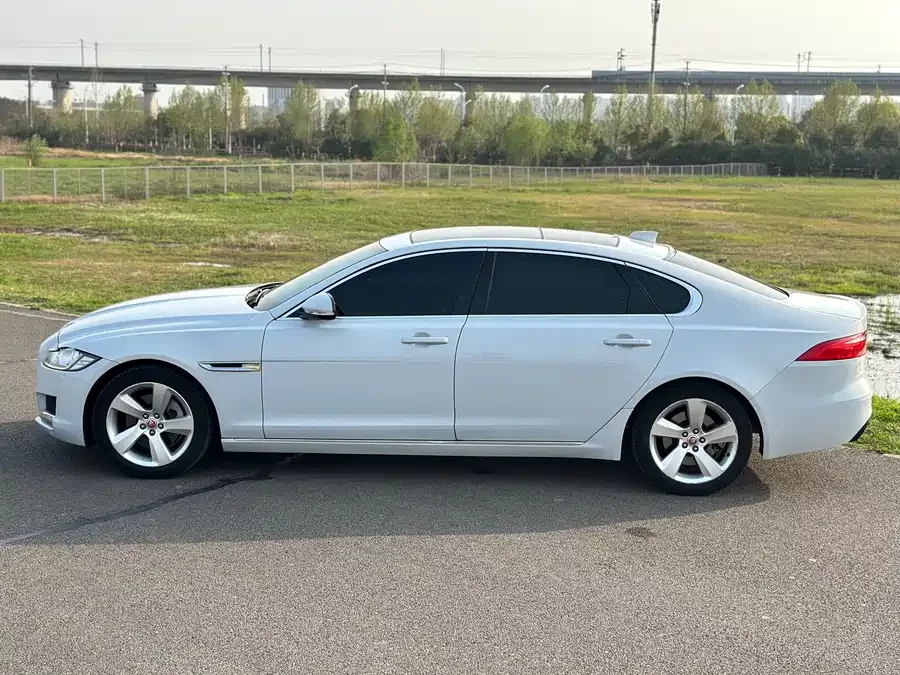 Jaguar XFL