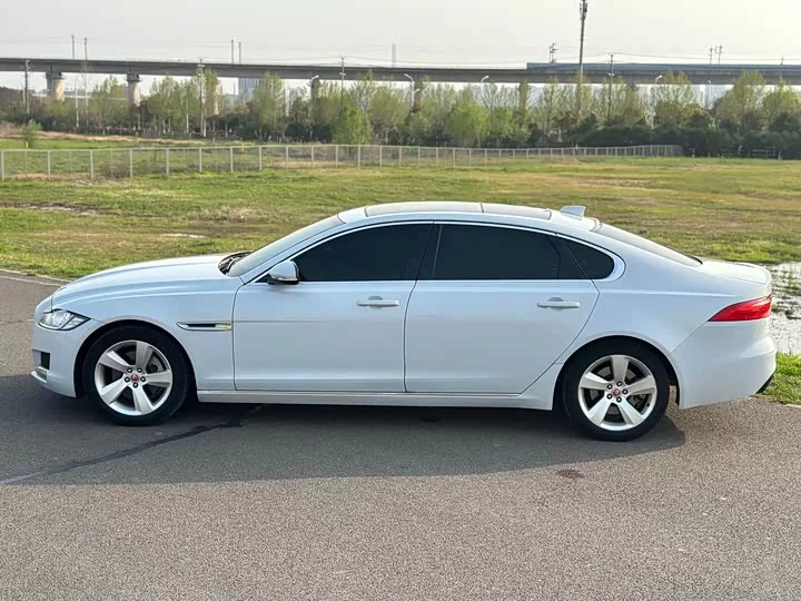 Jaguar XFL