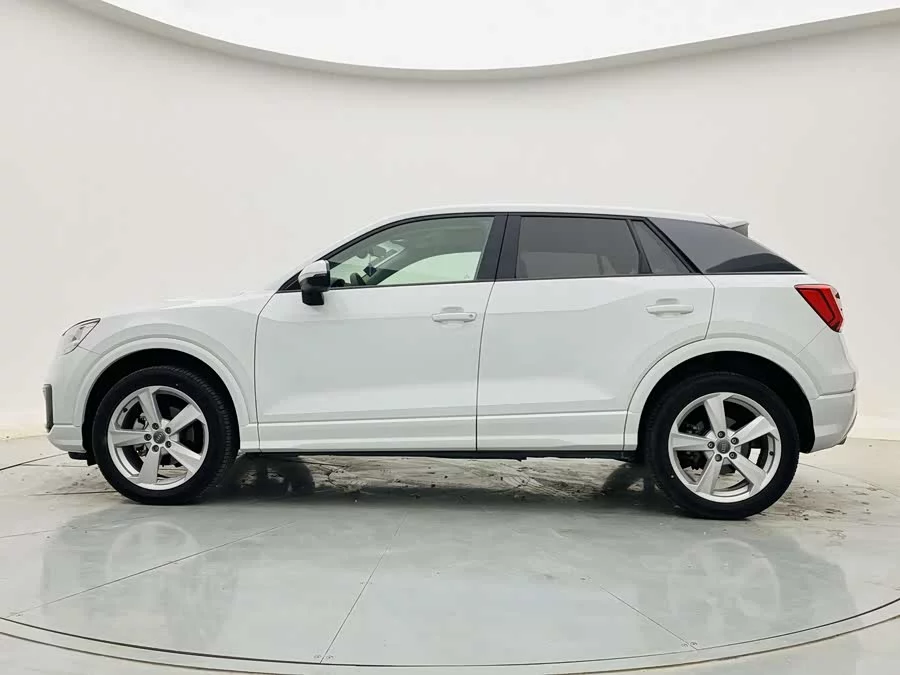 Audi Q2L