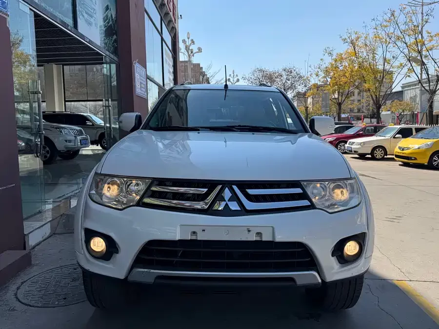 Mitsubishi Pajero Sport