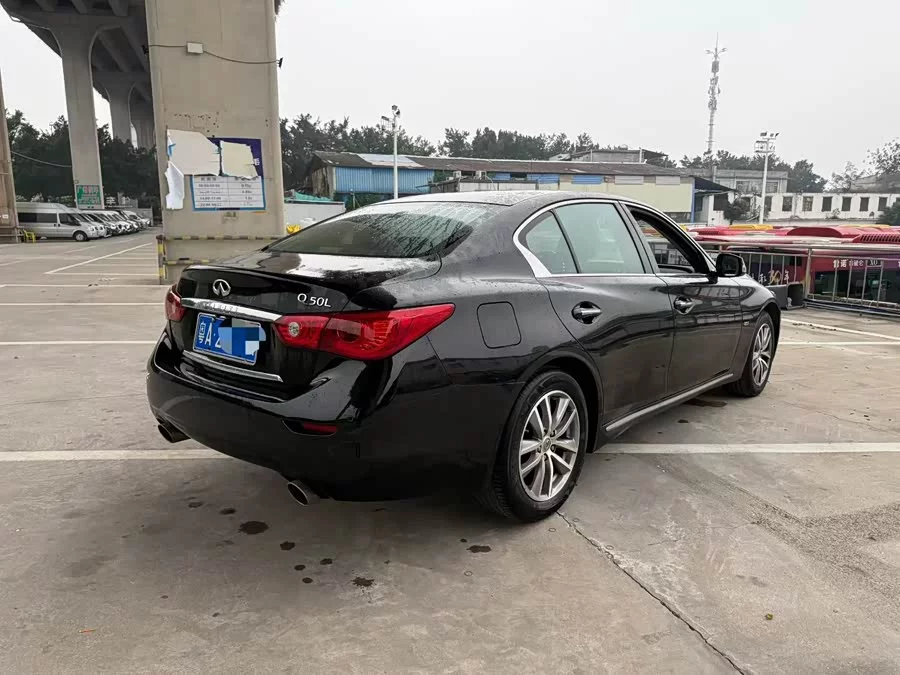 Infiniti Q50L
