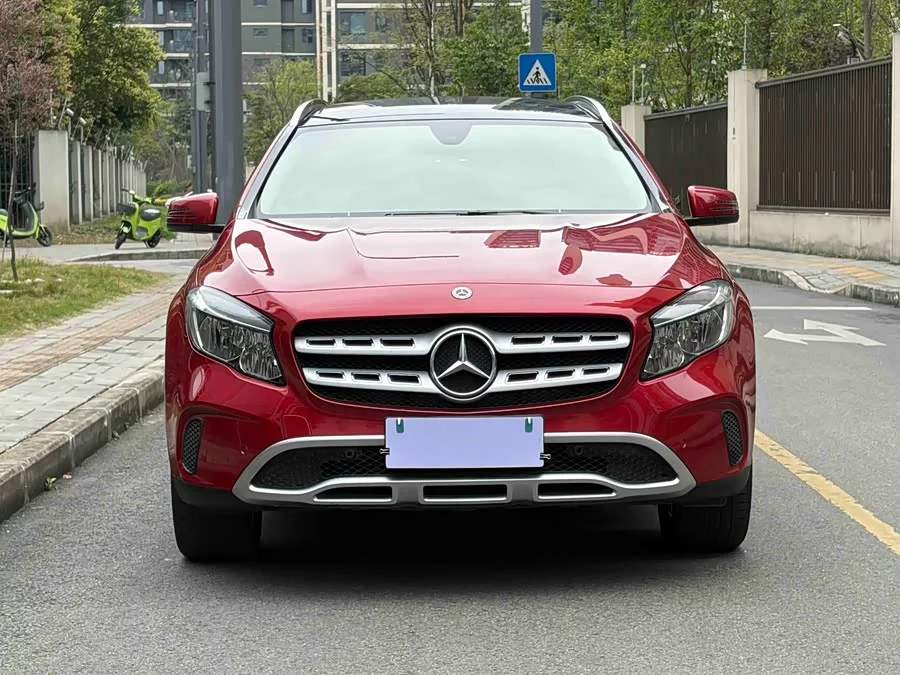 Mercedes Benz GLA