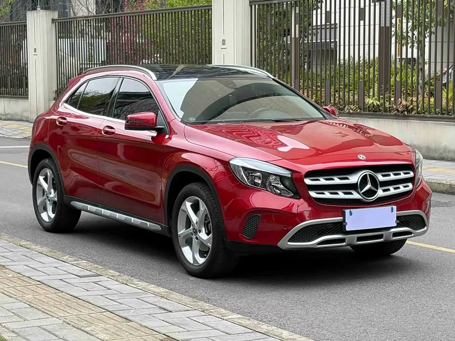 Mercedes Benz GLA