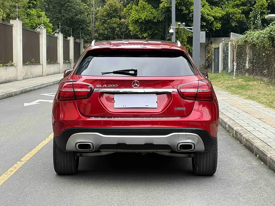Mercedes Benz GLA