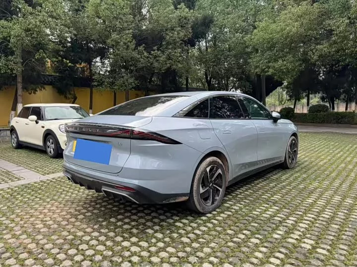 Geely Galaxy L6