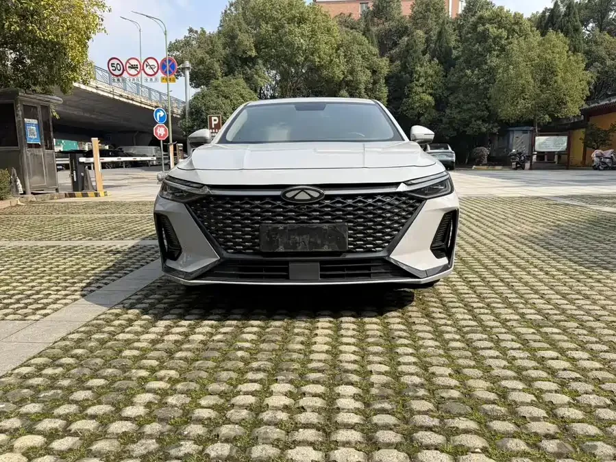 Chery Fengyun A8