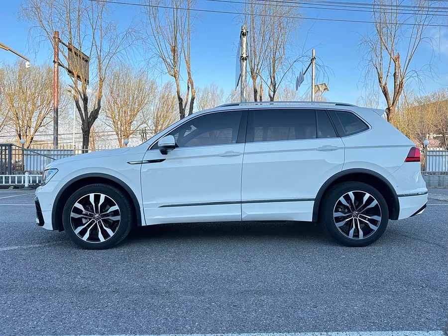 Volkswagen Tiguan L