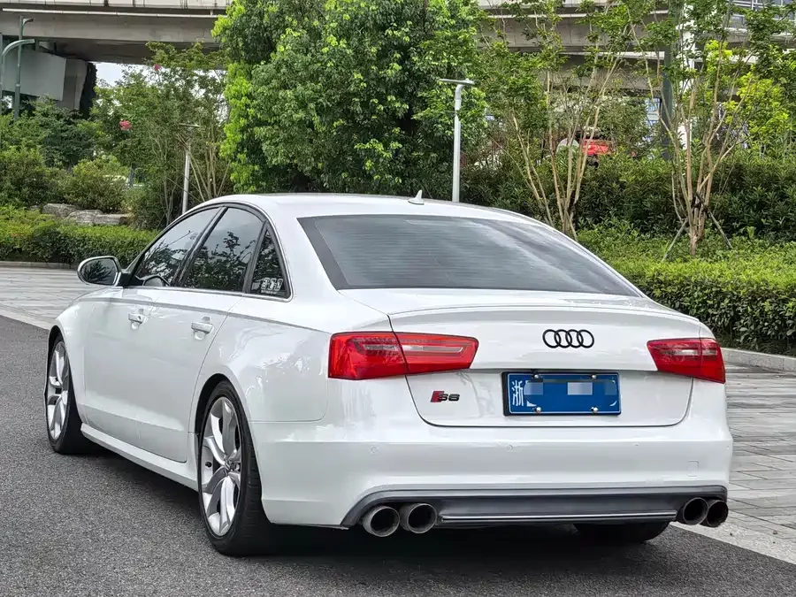 Audi S6