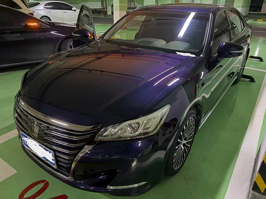 Toyota crown