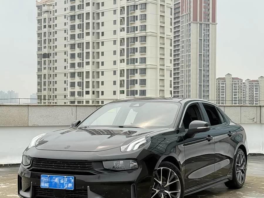 Lynk & Co 03