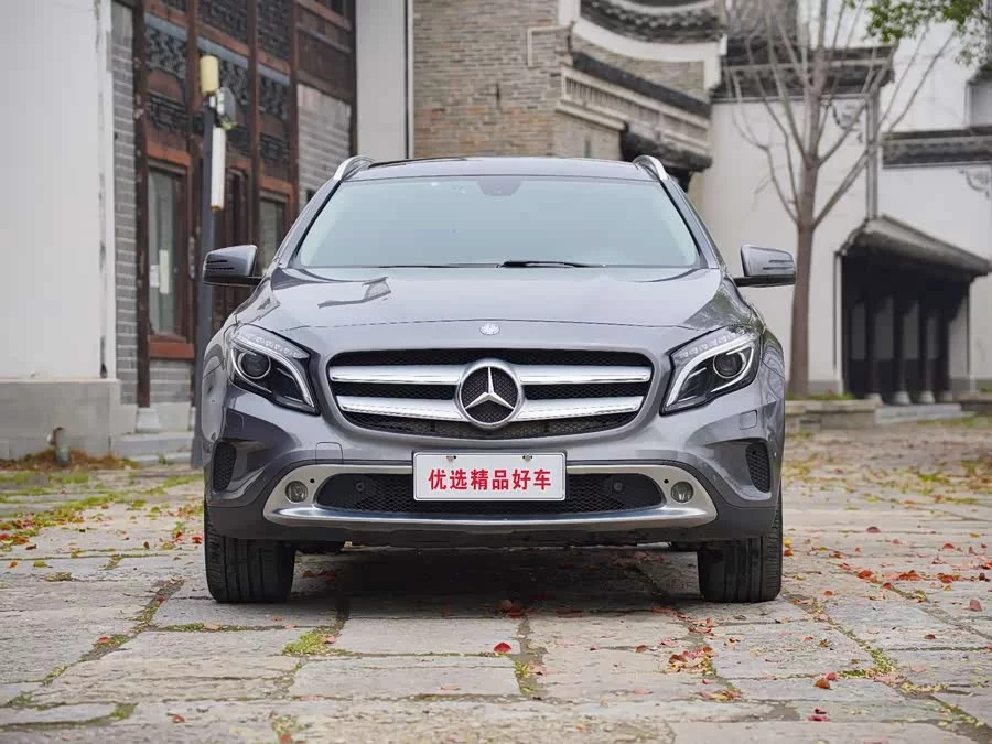 Mercedes Benz GLA