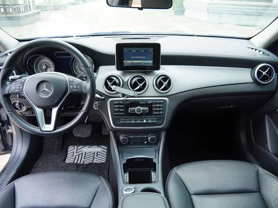 Mercedes Benz GLA
