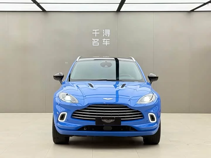 Aston Martin DBX