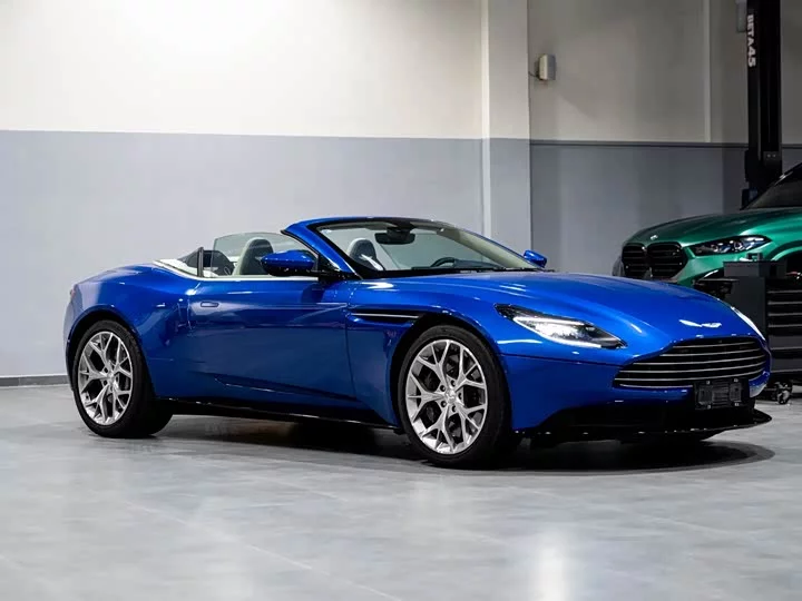 Aston Martin DB11
