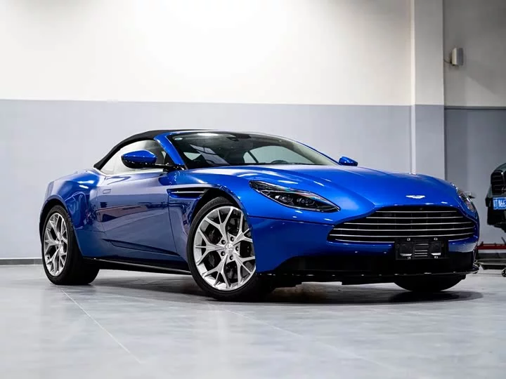 Aston Martin DB11