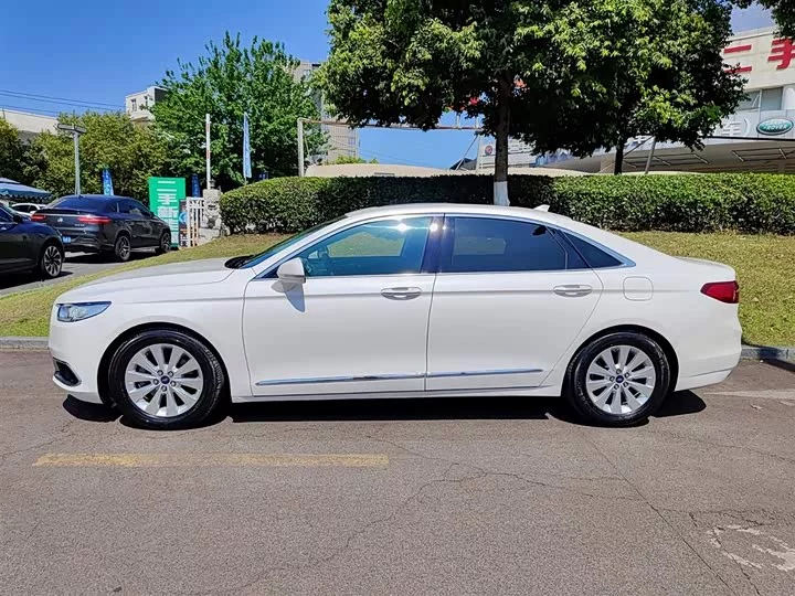 Ford Taurus