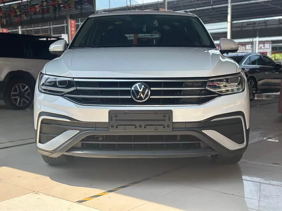 Volkswagen Tiguan L
