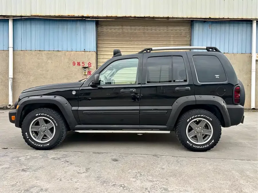 Jeep free man