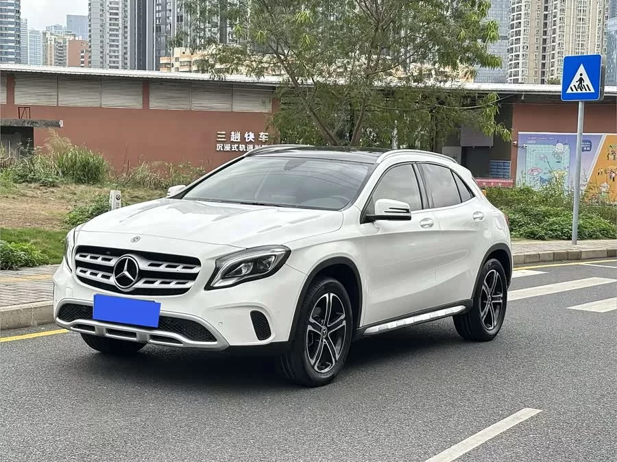Mercedes Benz GLA