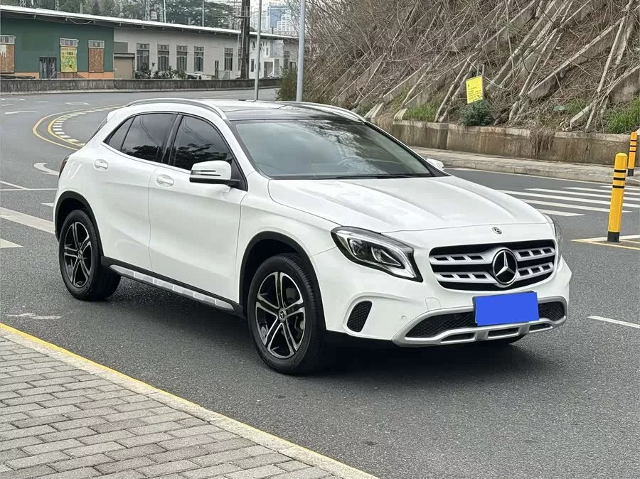 Mercedes Benz GLA