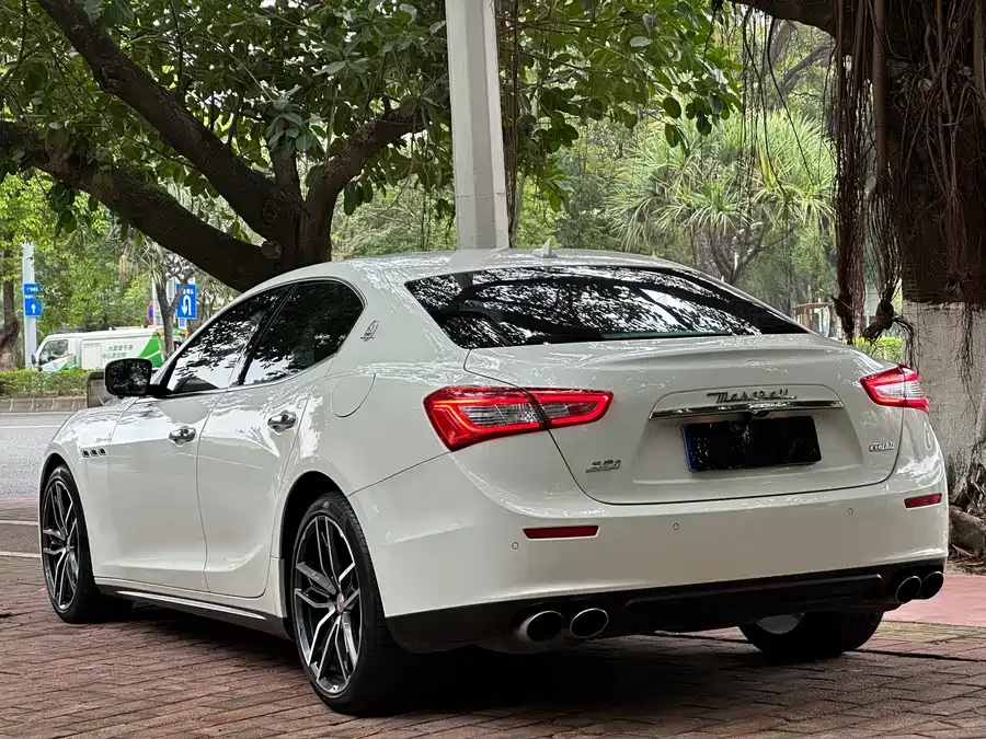 Maserati Ghibli