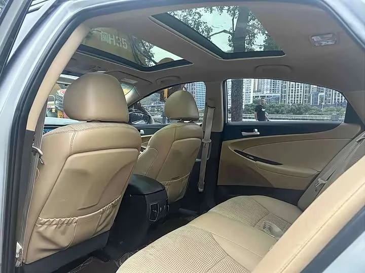 Hyundai sonata