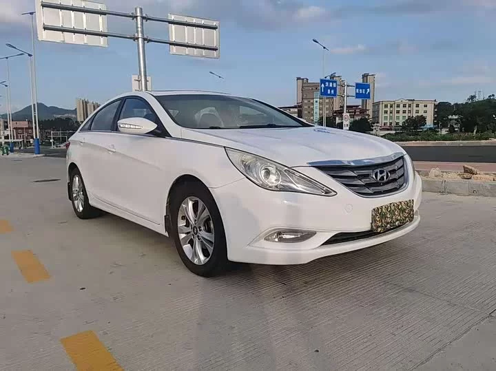 Hyundai sonata
