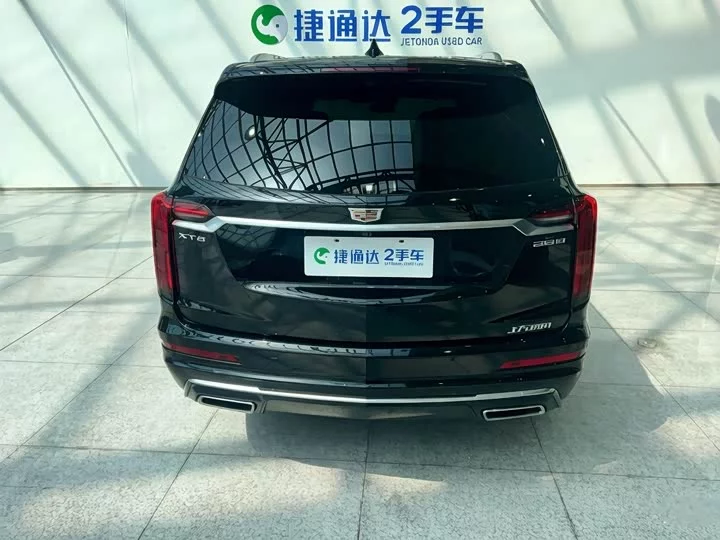 Cadillac XT6