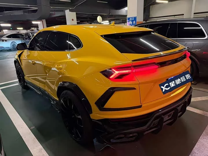 Lamborghini Urus