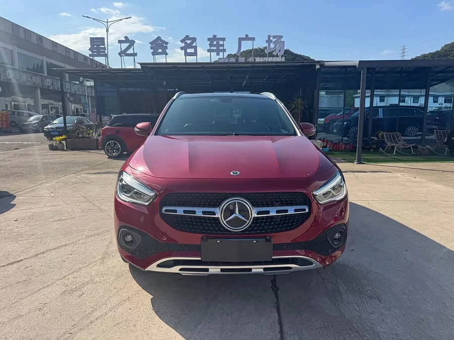 Mercedes Benz GLA