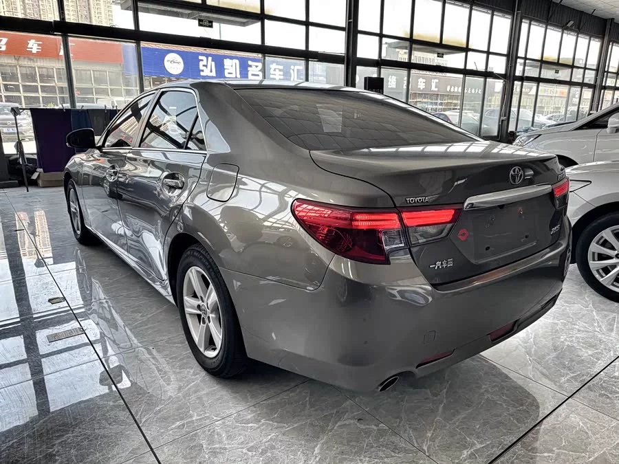 Toyota Reiz