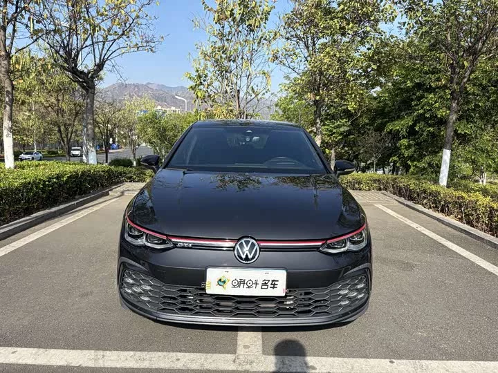 Volkswagen Golf GTI