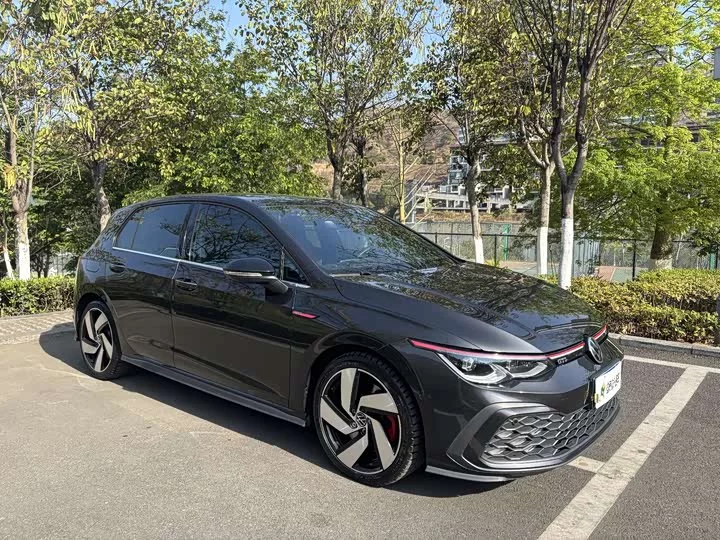 Volkswagen Golf GTI