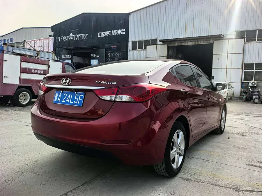 Hyundai Elantra