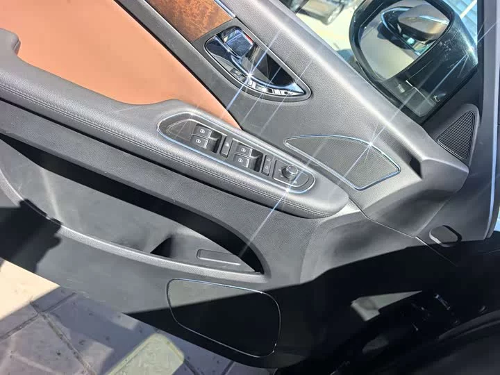 Hongqi H7