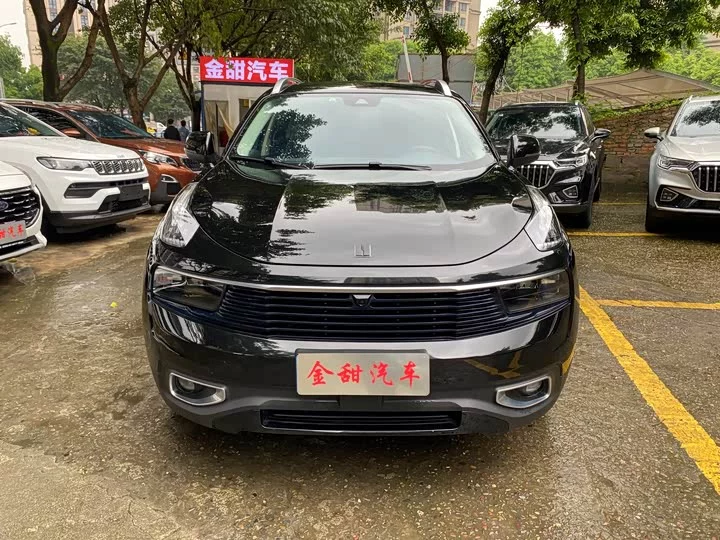 Lynk & Co 01