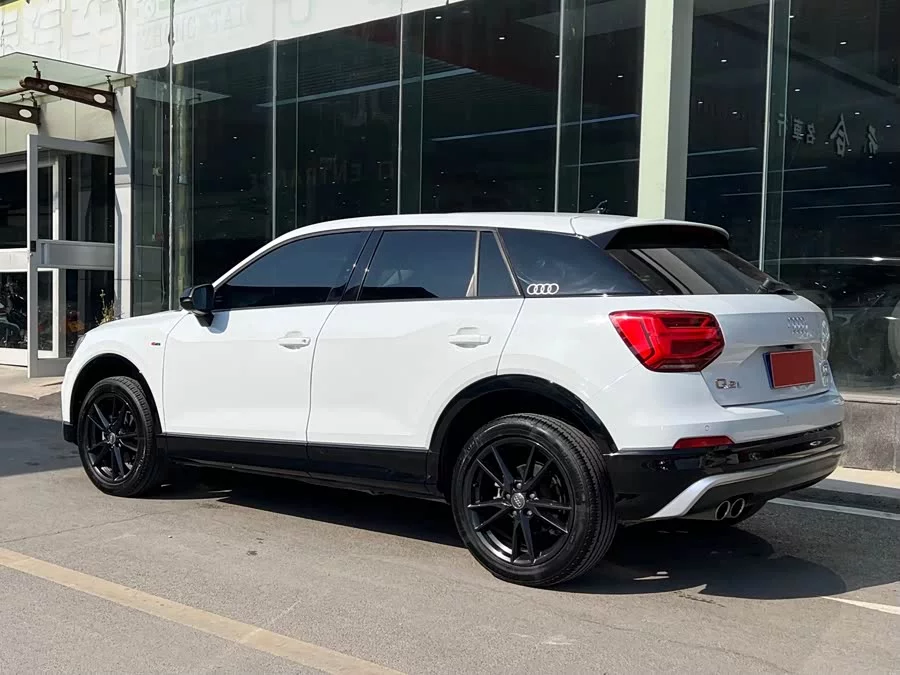 Audi Q2L