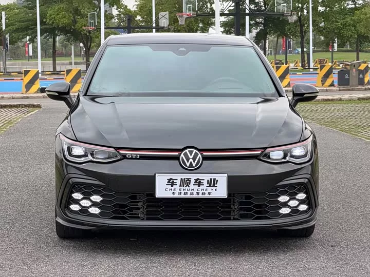 Volkswagen Golf GTI