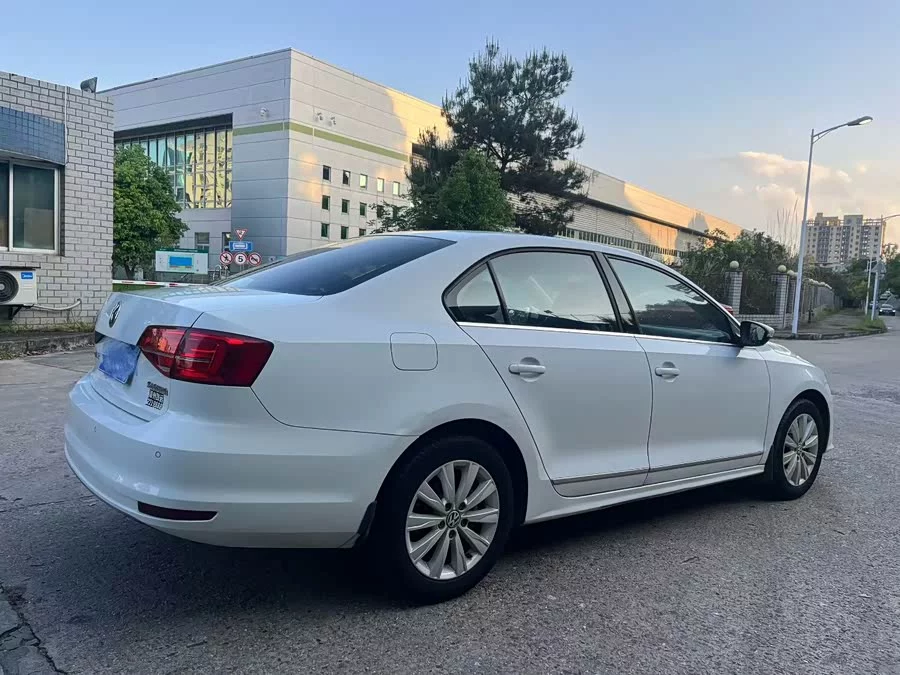 Volkswagen Sagitar