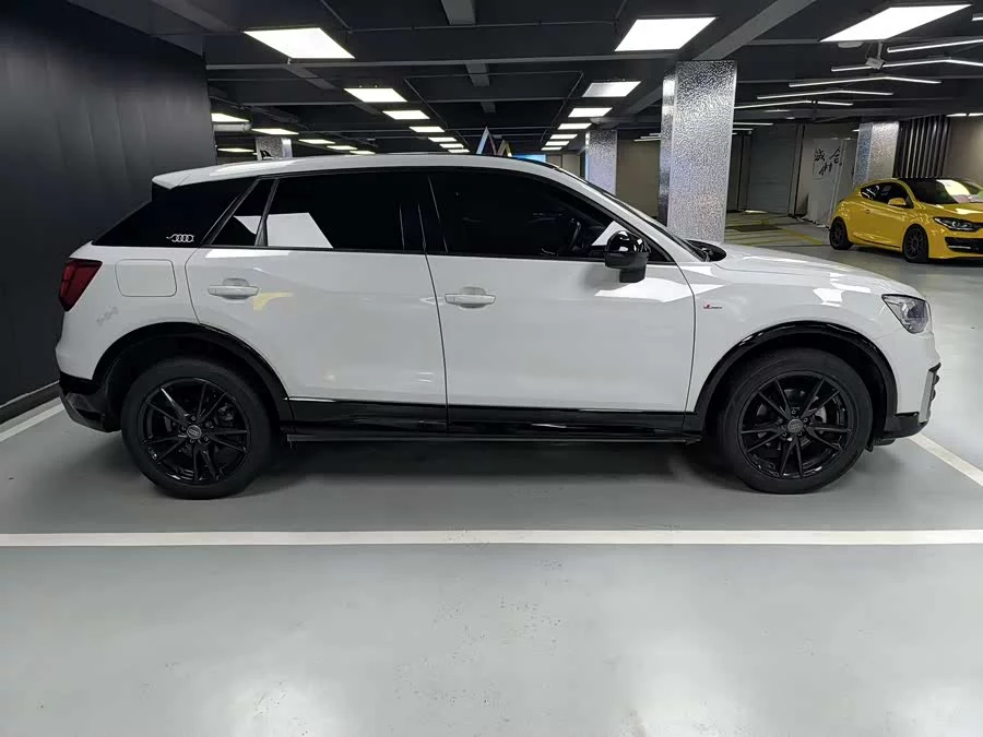 Audi Q2L