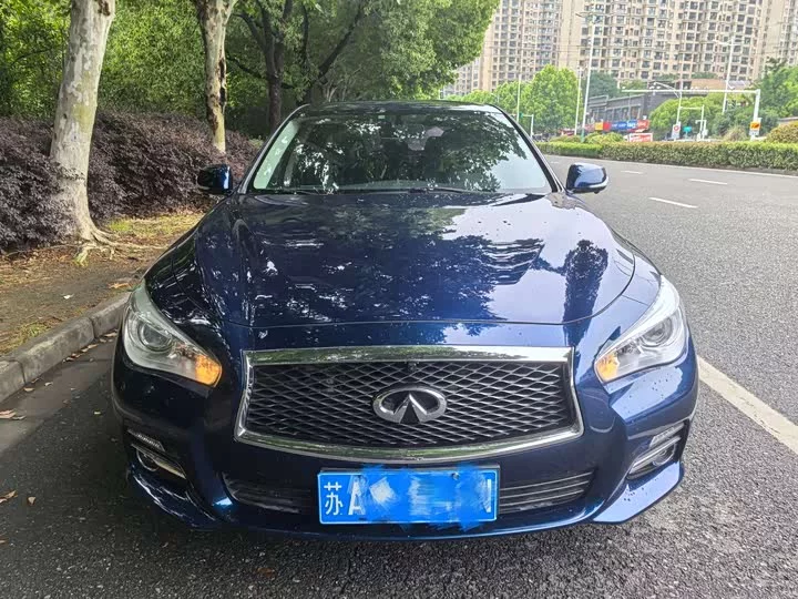 Infiniti Q50L