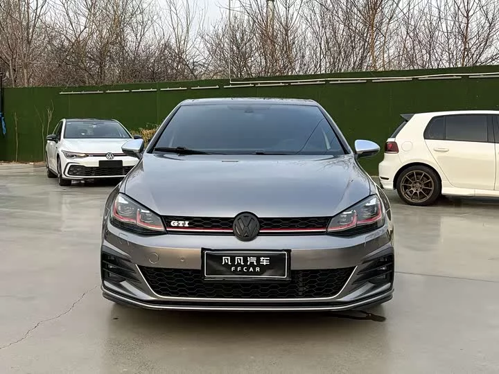 Volkswagen Golf GTI