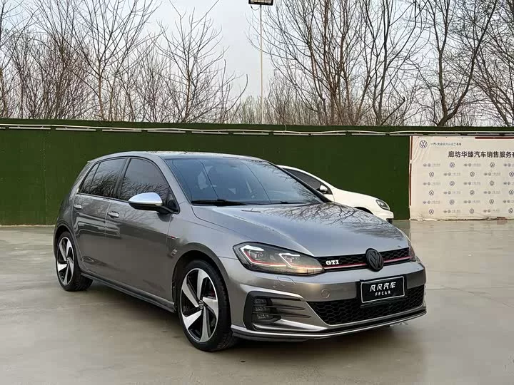 Volkswagen Golf GTI